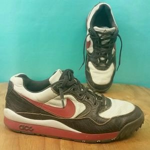 RARE Vintage Nike Air Wildwood ACG sz 9 Red Brown